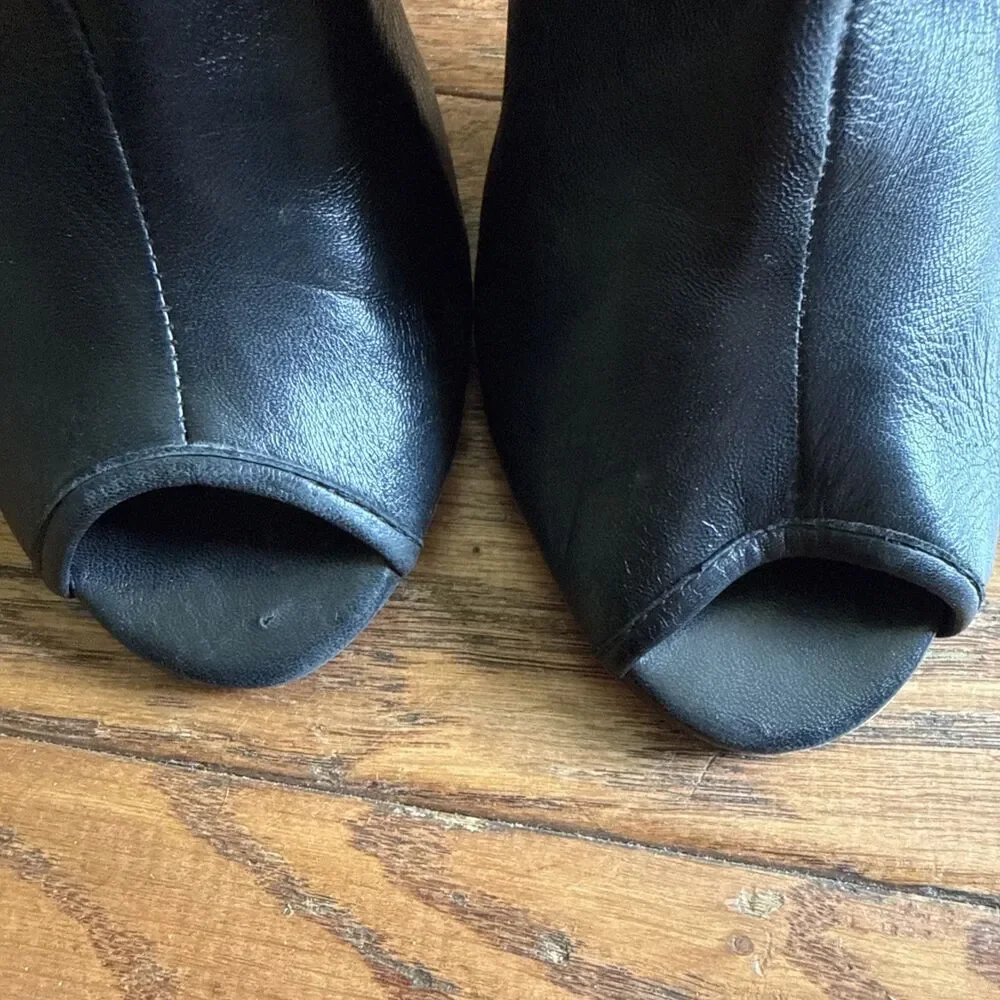 Vince Camuto Peep Toe Leather Shooties VC AMBER Booties Size 7.5 B Black Silver